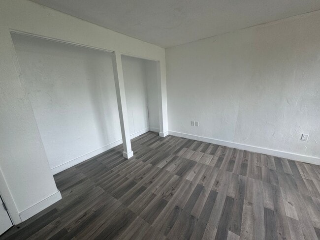 Building Photo - Spacious 3-Bedroom, 2.5-Bathroom Condo – P...