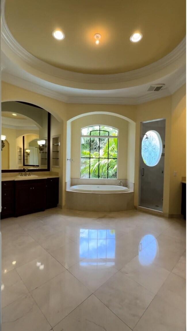 Building Photo - 9407 Bridgebrook Dr