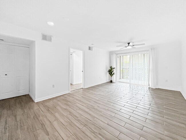 Building Photo - 2500 Winding Creek Blvd
