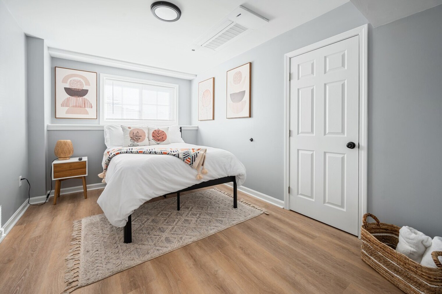 Building Photo - 81 Luna St