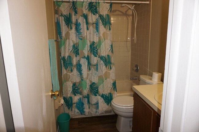 Building Photo - Whispering Pines 2/2 close to NAS Jax