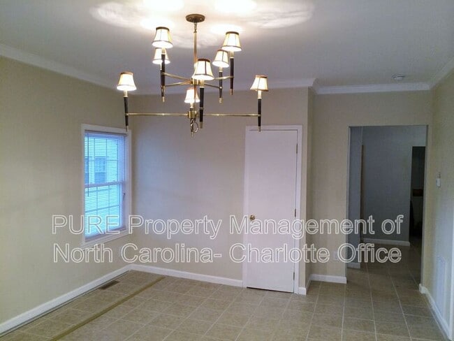 Building Photo - 179 Booker Dr SW