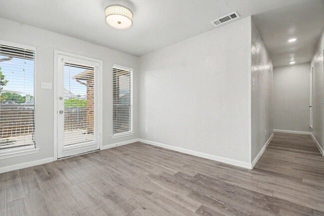 Building Photo - 2201 Jackson Cir