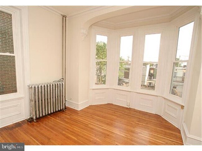 Building Photo - 2808 W Girard Ave