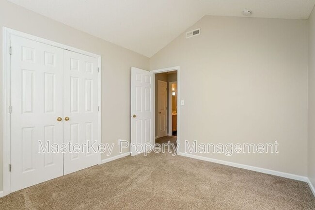 Building Photo - 105 Grandtree Ct