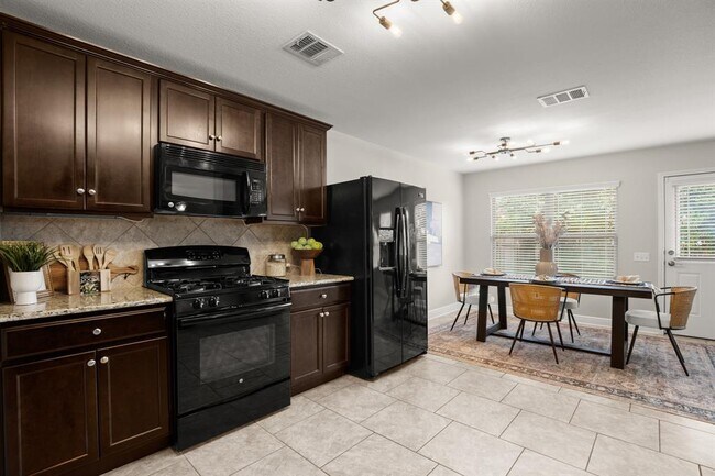 Building Photo - 7120 Razors Edge Dr