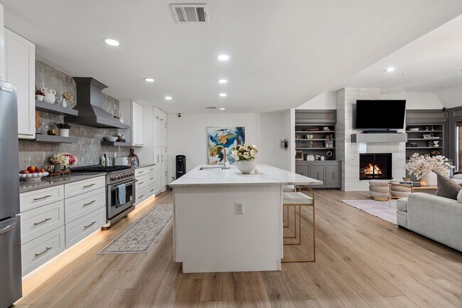 Building Photo - 40 Wellington Ct