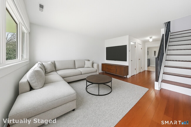 Building Photo - 14 Ferris Ave