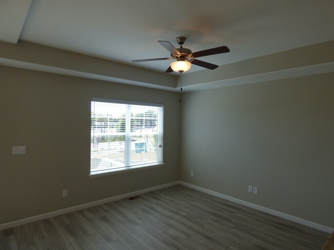 Building Photo - $0 DEPOSIT OPTION. 3 BED/2BATH END UNIT @ ...