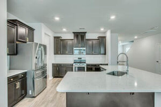 Building Photo - Available March 10th. Beautiful 6 BR/4.5 BA Home in Tanner Plantation!