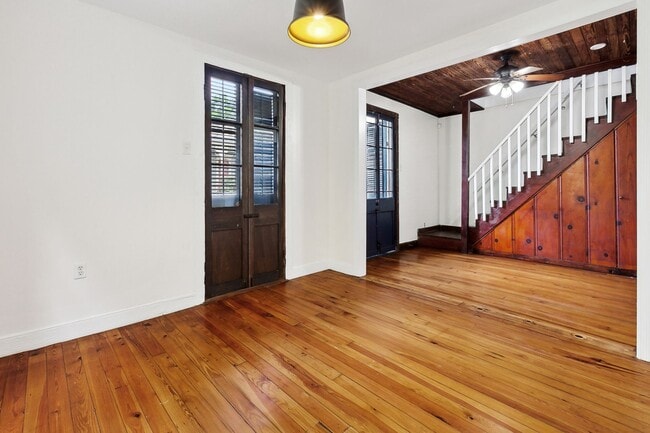 Building Photo - Precious Marigny Cottage! Must See!