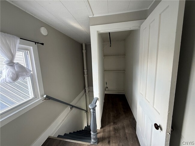 Building Photo - 250 W 2nd St