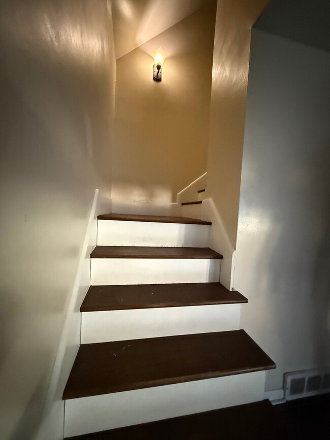 Building Photo - 5235 Long Ave