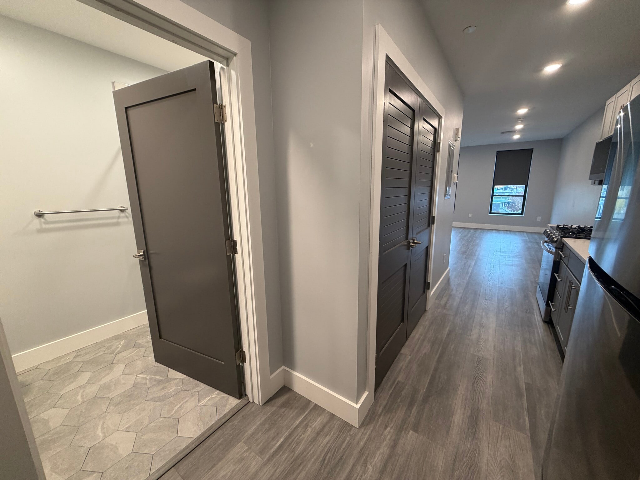 Building Photo - 315 Western Ave