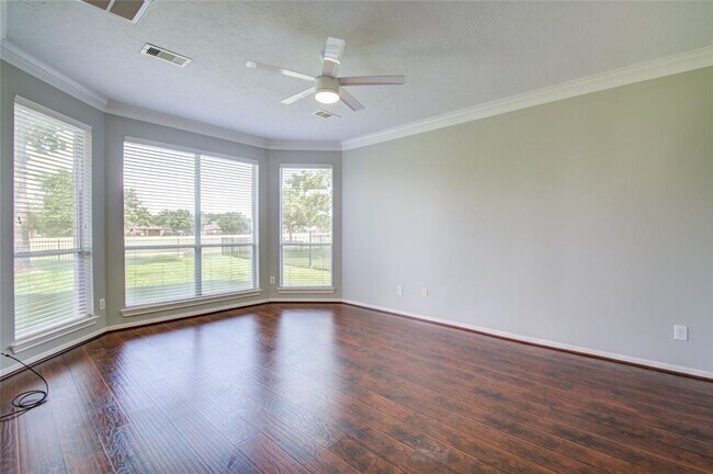 Building Photo - 10906 Castle Peak Dr