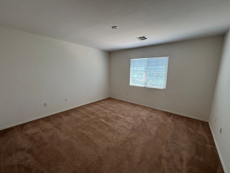 Building Photo - 6028 S Sweet Birch Ln