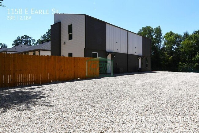 Building Photo - 1158 E Earle St