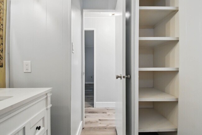 Building Photo - Highly Desirable Double Wide 55+ Home in Rancho Escondido!