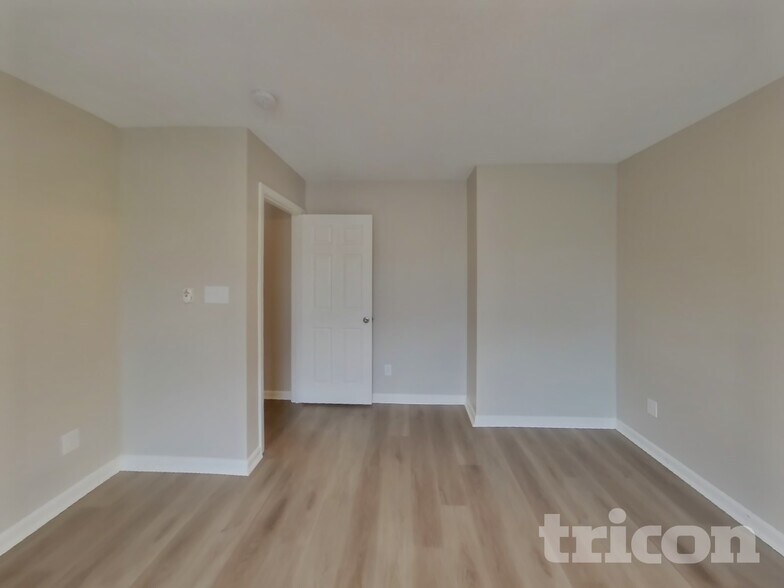 Building Photo - 12105 Fall Ct