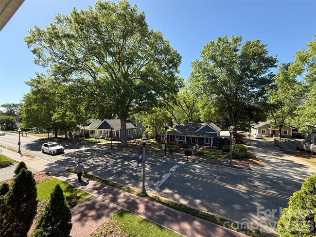 Building Photo - 21025 Catawba Ave