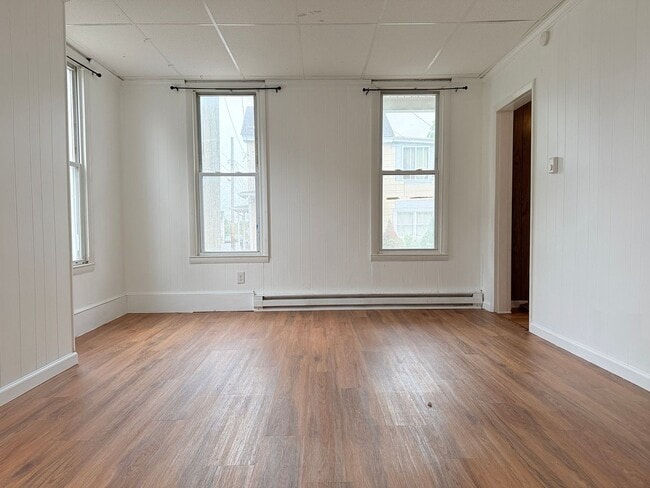 Building Photo - 2 Bedroom Home in the Heart of Milford!