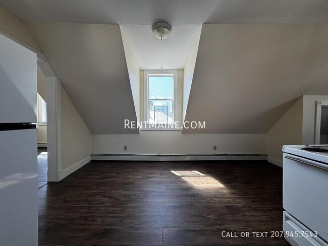 Building Photo - 3 Summer St