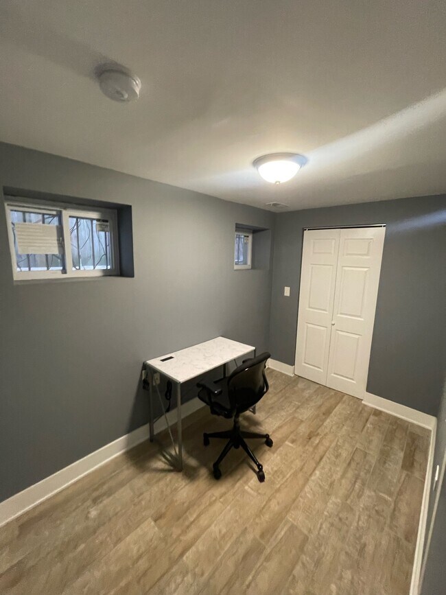 Garden Unit - 4836 S Michigan Ave