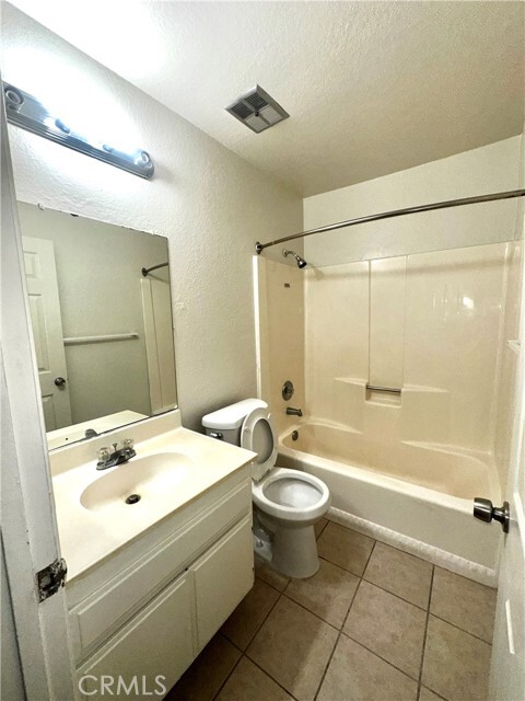 Building Photo - 13692 Oakmont Dr
