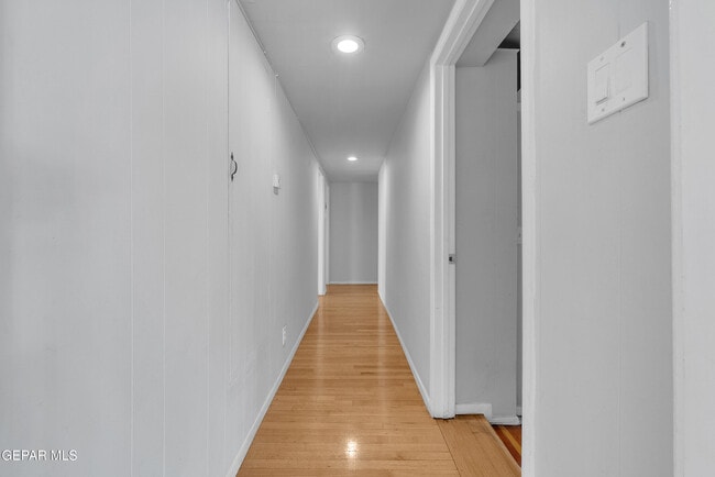 Building Photo - 923 McKelligon Dr
