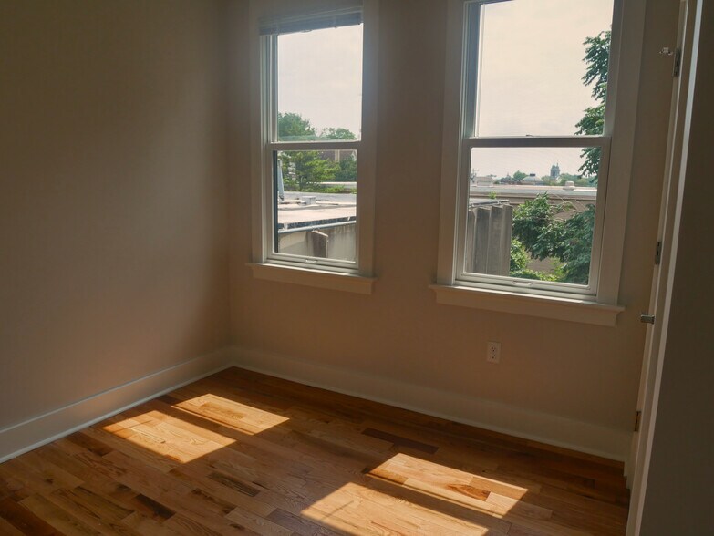 Building Photo - 3113 Warsaw Ave