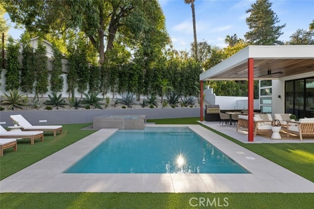 Building Photo - 22020 Alizondo Dr