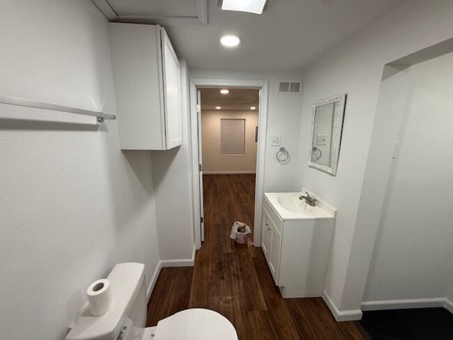 Building Photo - 15 Bluff Ct