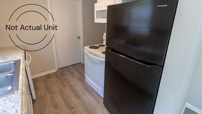 Building Photo - 7220 N Moberly Dr