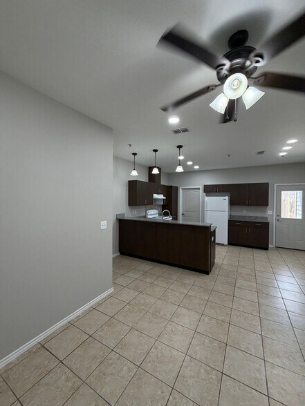 Building Photo - 306 S 25th St