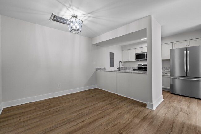 Building Photo - 196 Finley Forest Dr