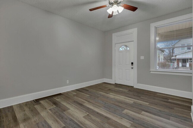 Building Photo - 293-295 Woodrow Ave