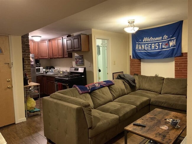 Building Photo - 123 Park Ave