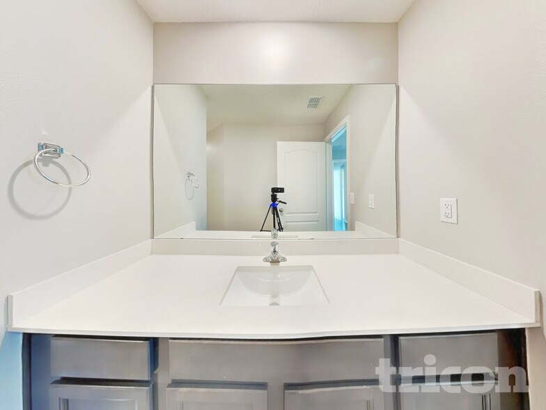 Building Photo - 6130 Dolostone Dr