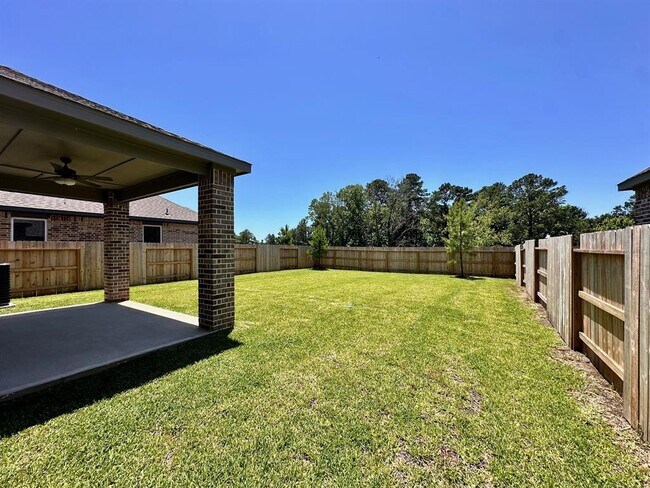 Building Photo - 6139 White Spruce Dr
