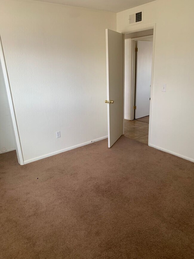 Building Photo - 4 Bed 2.5 Bath Home in Winslow