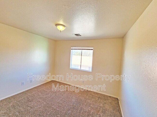 Building Photo - 910 Bourbon St