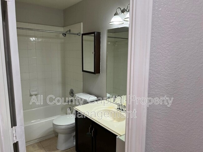 Building Photo - 15004 Antique Finish Dr