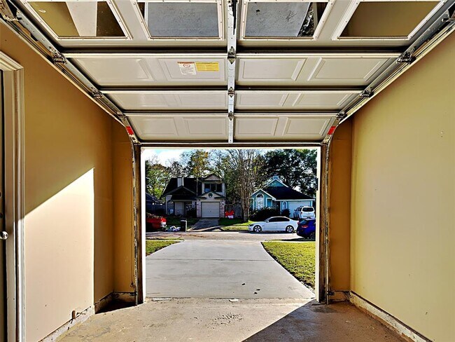 Building Photo - 23035 Red Leo Ln