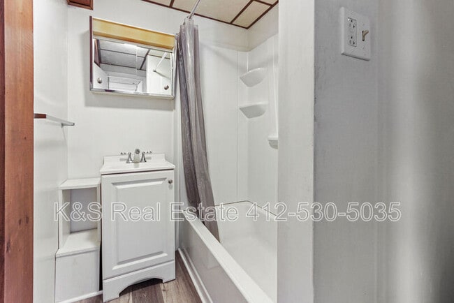 Building Photo - 411 Steck St