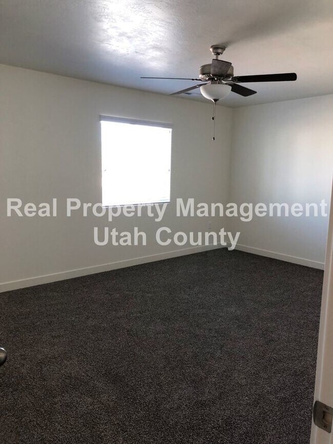 Building Photo - 8187 Broken Spoke Ln