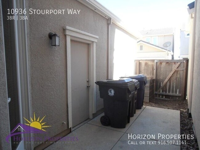 Building Photo - Modern Two-story 3 Bed 2.5 Bath 1,374 sqft...