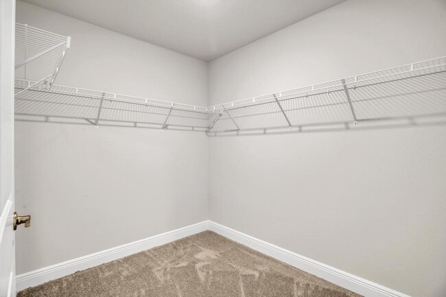 Building Photo - 3840 Redbud Wy