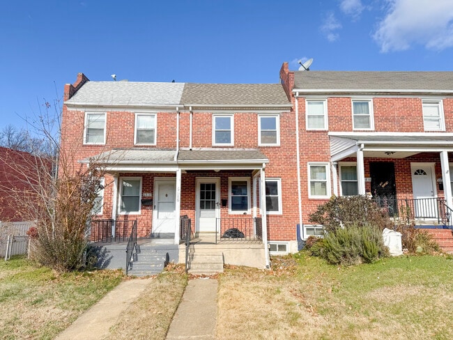 Building Photo - 6816 Eastbrook Ave