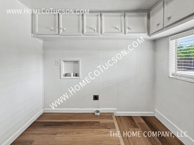 Building Photo - 2548 E Glenn St