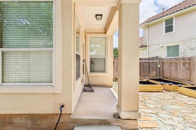 Building Photo - 15528 Interlachen Dr